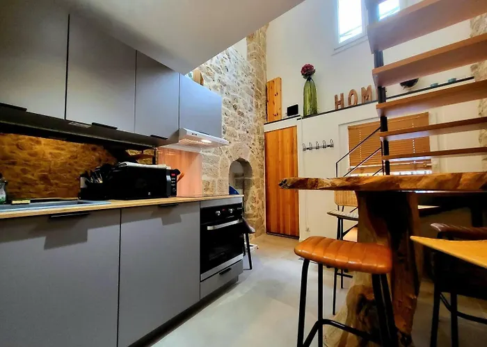 La Cathedrale Azureenne - Dans Le Vieil